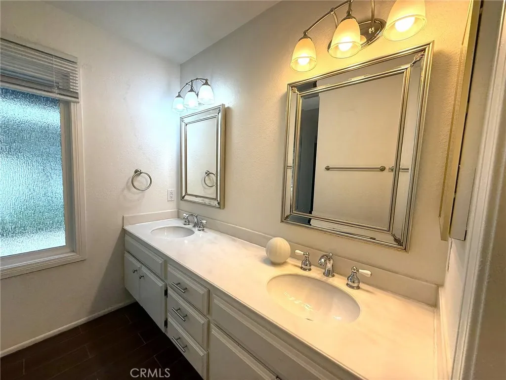 Dual Sinks – Master Bathroom