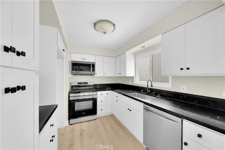 406 Jasmine 1/2, Newport Beach, California 92625 — photo 5