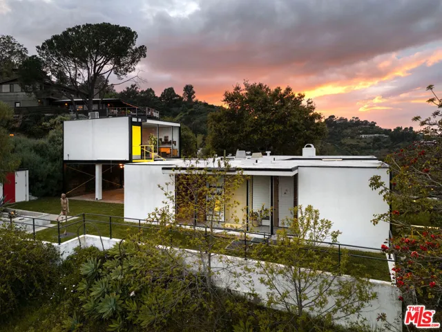 2977 Passmore Drive, Los Angeles, California 90068 — photo 4