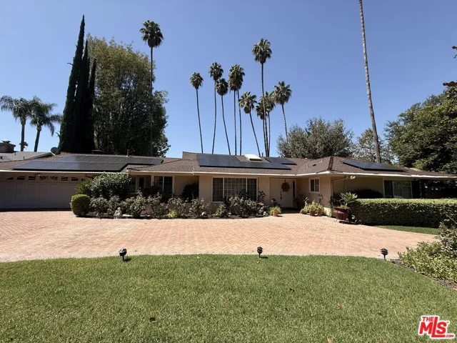 5429 Corbin Avenue, Los Angeles, California 91356 — photo 4