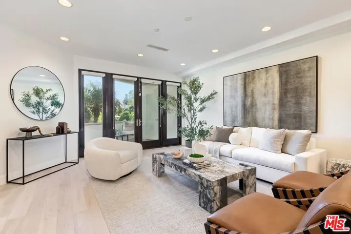 11715 Chenault Street 102, Los Angeles, California 90049 — photo 4