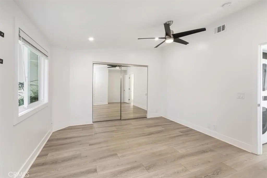 LARGE SECOND BEDROOM WITH NEW FAN. LARGE SECOND BEDROOM WITH NEW FAN.