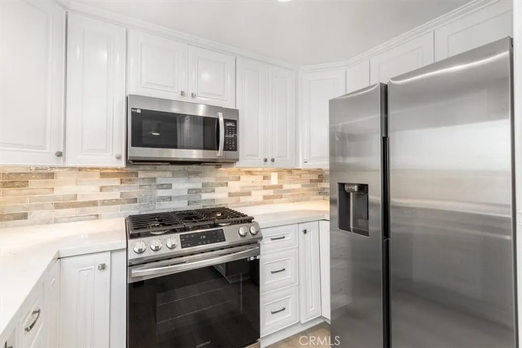UPGRADED KITCHEN... UPGRADED KITCHEN...