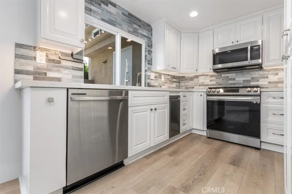 STAINLESS STEEL APPLIANCES... STAINLESS STEEL APPLIANCES...