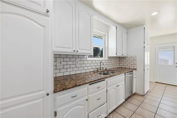 12929 Altano, Sylmar, California 91342 — photo 5