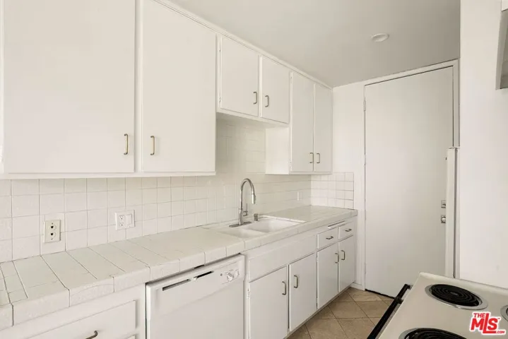 10751 Wilshire Boulevard Ph1, Los Angeles, California 90024 — photo 4
