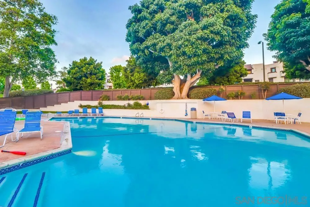 Swimming Pool/Hot Tub/Sauna Swimming Pool/Hot Tub/Sauna