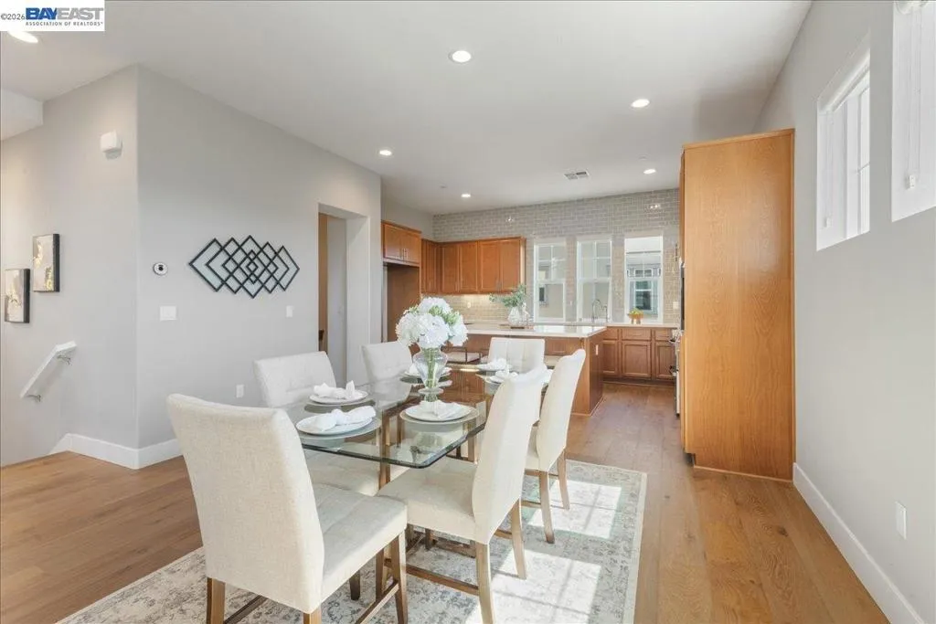 Dinning/Kitchen Dinning/Kitchen