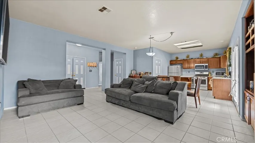 13541 Princeton, Victorville, California 92392 — photo 5
