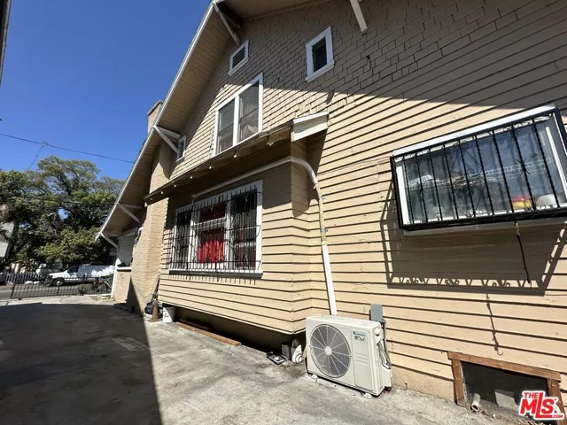 1666 Roosevelt Avenue, Los Angeles, California 90006 — photo 5