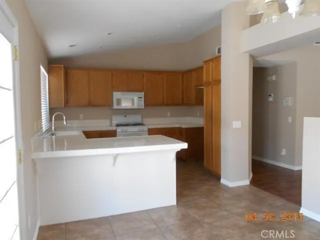 9058 Harvard Avenue, Hesperia, California 92344 — photo 4