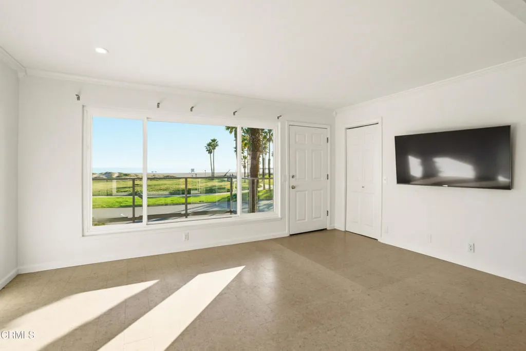 12_living room