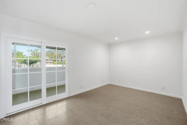 21_bedroom