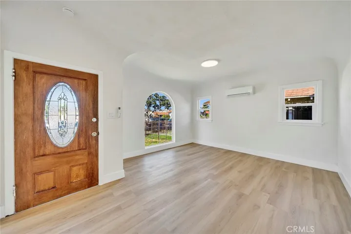 140 W 101st Street, Los Angeles, California 90003 — photo 4