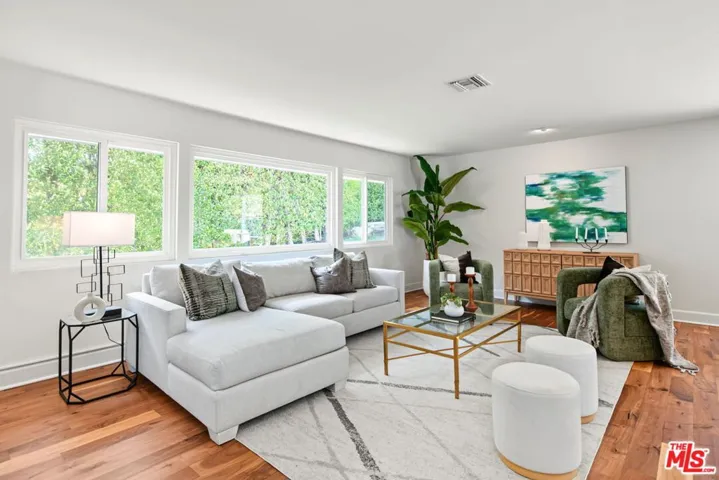 10837 Alta View Drive, Los Angeles, California 91604 — photo 4
