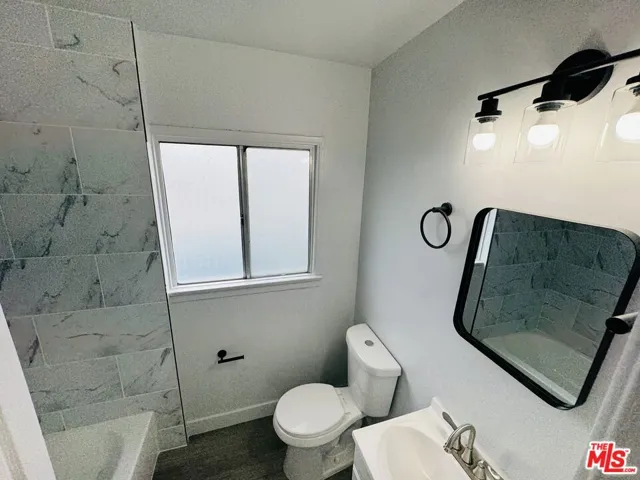 810 W 62nd Street 1, Los Angeles, California 90044 — photo 4