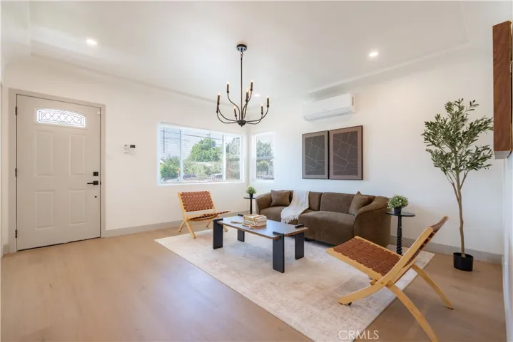 9414 Clovis, Los Angeles, California 90002 — photo 4