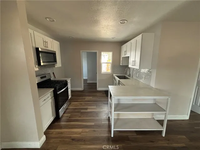 414 Iowa, Riverside, California 92507 — photo 4