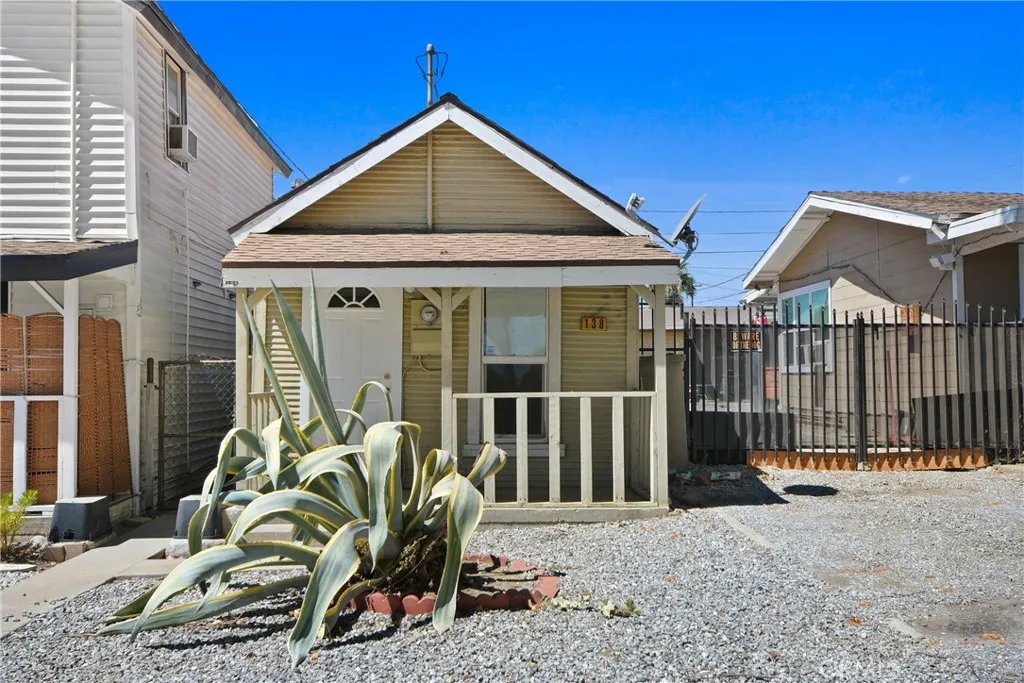 138 N Riverside Ave