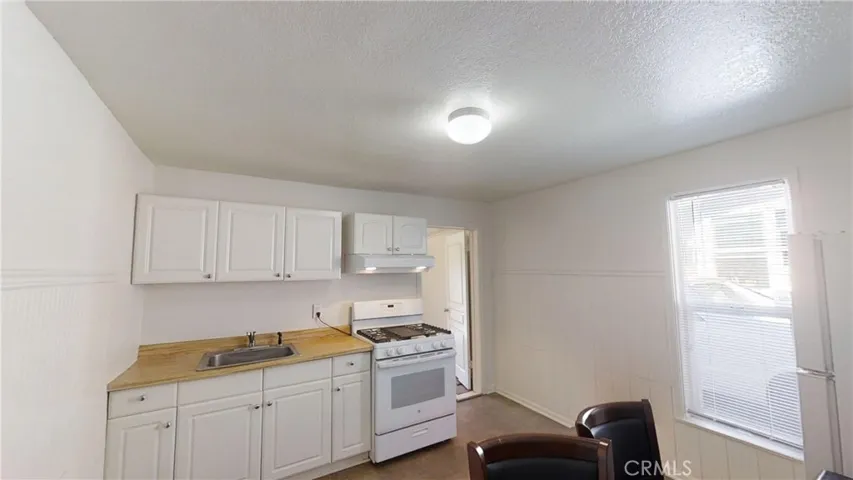 138 N Riverside Avenue, Rialto, California 92376 — photo 5