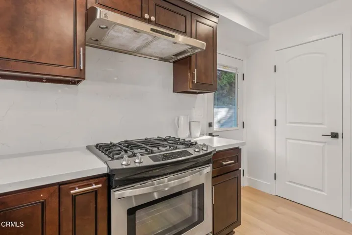 14-web-or-mls-10856-topeka-dr
