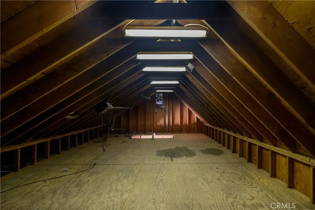 Upper Storage Area Upper Storage Area