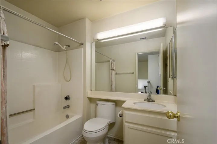 Upstairs guest bathroom