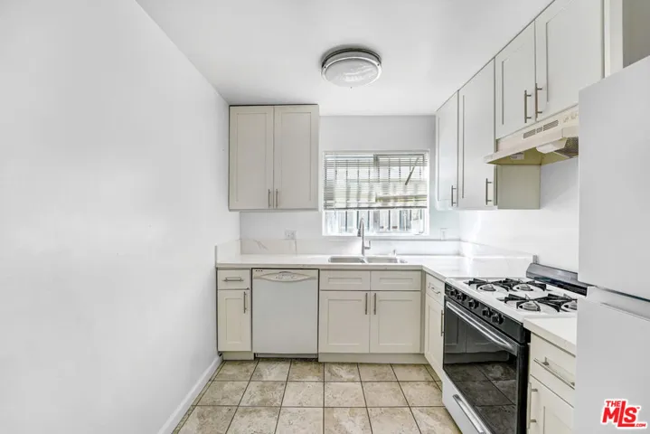 1427 N Martel Avenue 3, Los Angeles, California 90046 — photo 5