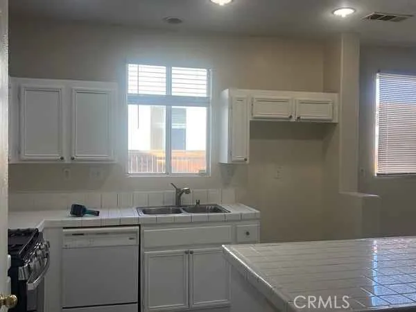 11748 Luna Road, Victorville, California 92392 — photo 4