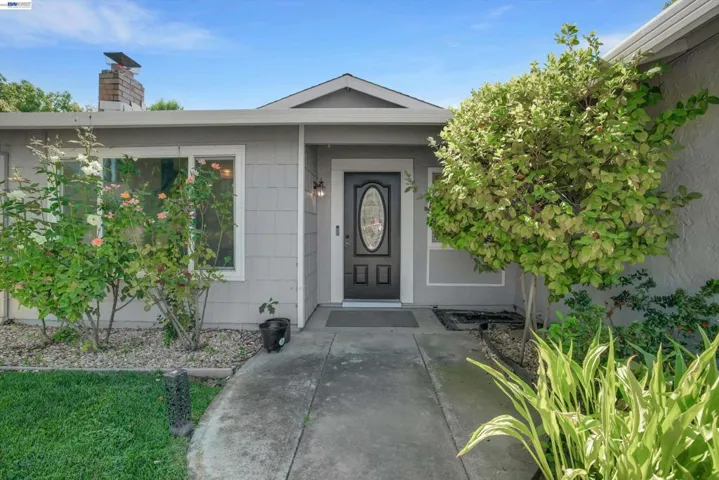 3444 Spartan Way, Sacramento, California 95826 — photo 5
