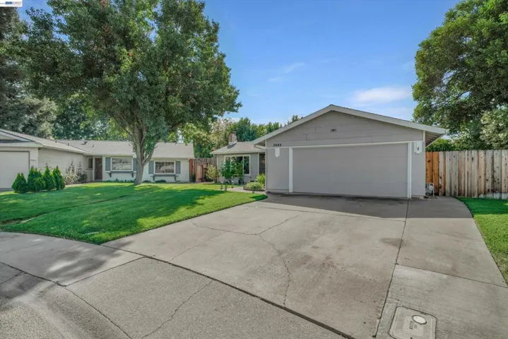 3444 Spartan Way, Sacramento, California 95826 — photo 4