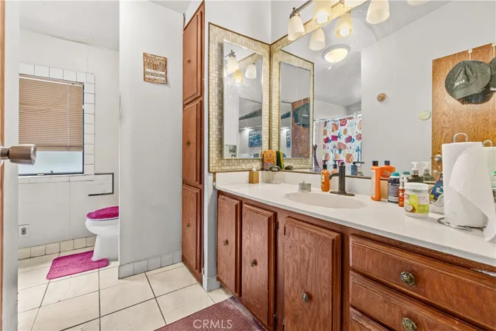 MASTER BATHROOM PIC 2