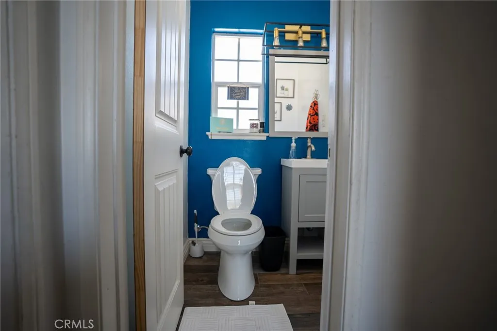 Half Bath (Near Entry) Half Bath (Near Entry)