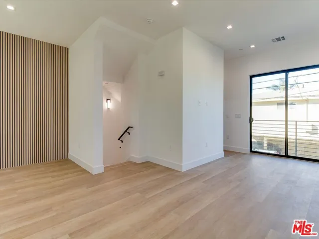 2817 S Redondo Boulevard, Los Angeles, California 90016 — photo 5