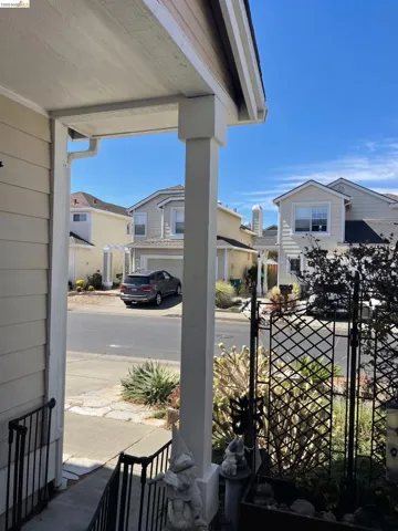 70 Seabreeze Dr, Richmond, California 94804-7410 — photo 5