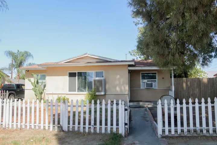 580 Kit, Hemet, California 92543 — photo 5