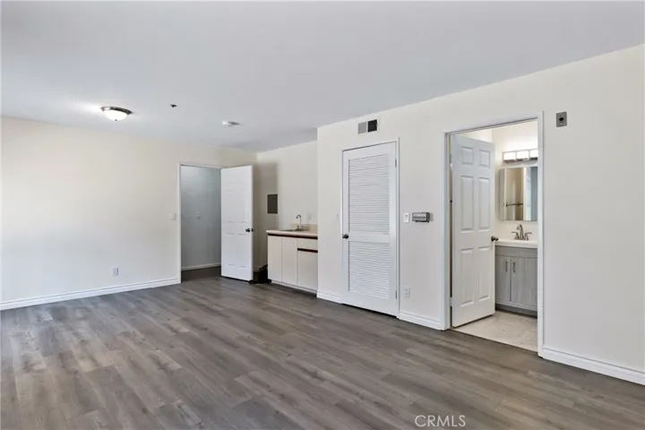 1 level living room