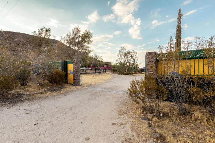 2476 Old Woman Springs Road, Yucca Valley, California 92284 — photo 4