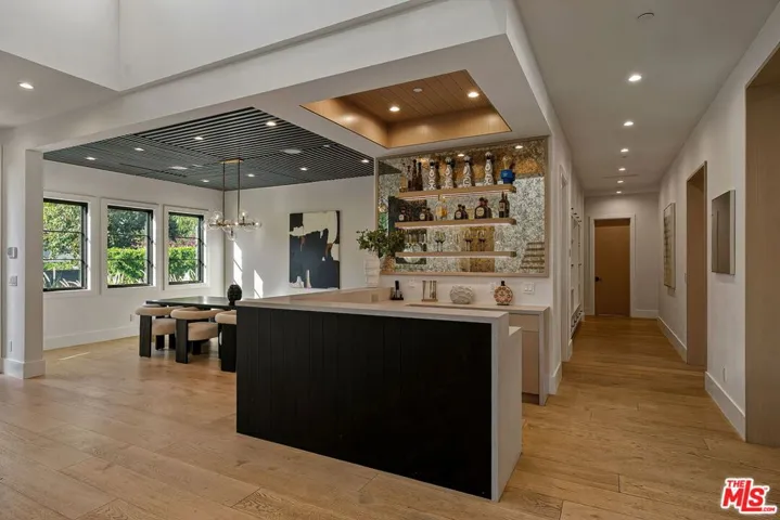 5124 Calvin Avenue, Los Angeles, California 91356 — photo 5