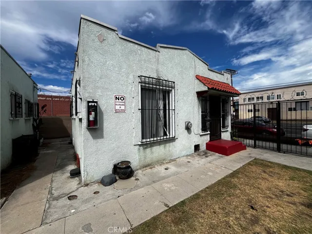 6325 S Figueroa Street, Los Angeles, California 90003 — photo 4