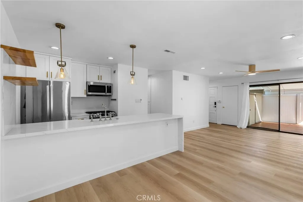 Open Kitchen / Living Area