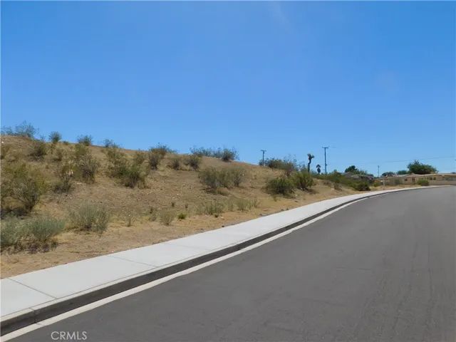 16519 Avalon Avenue, Victorville, California 92395 — photo 5