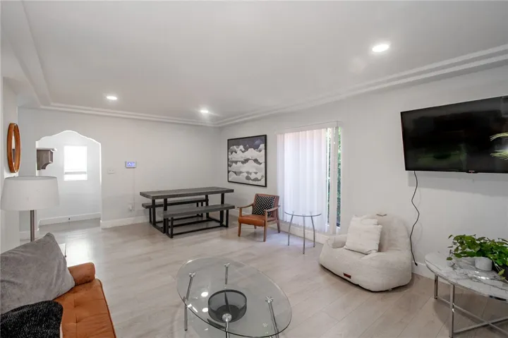 1419 S Curson Avenue A, Los Angeles, California 90019 — photo 5