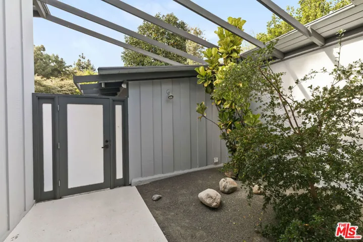 7560 Lolina Lane, Los Angeles, California 90046 — photo 5