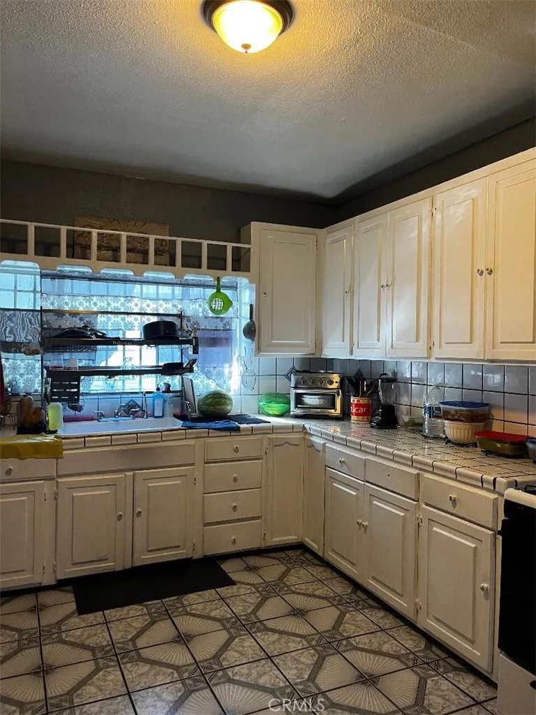 718 W 43rd Place, Los Angeles, California 90037 — photo 4