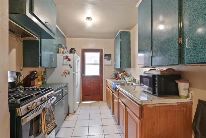 1335 S Douglas Street, Santa Ana, California 92704 — photo 5