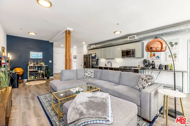 4215 Glencoe Avenue 206, Los Angeles, California 90292 — photo 5