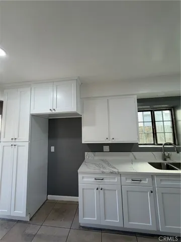 5595 Gardendale, South Gate, California 90280 — photo 4