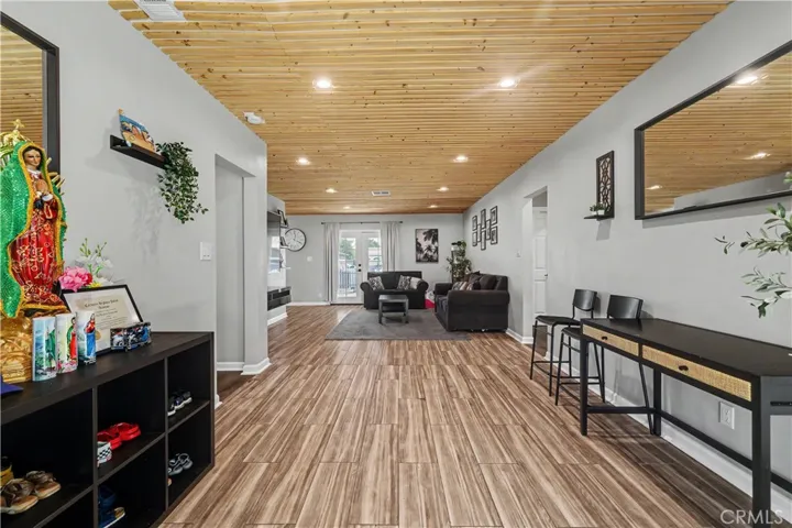 1136 Hancock, San Bernardino, California 92411 — photo 5