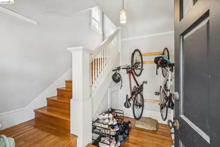 5401 Genoa, Oakland, California 94611 — photo 4